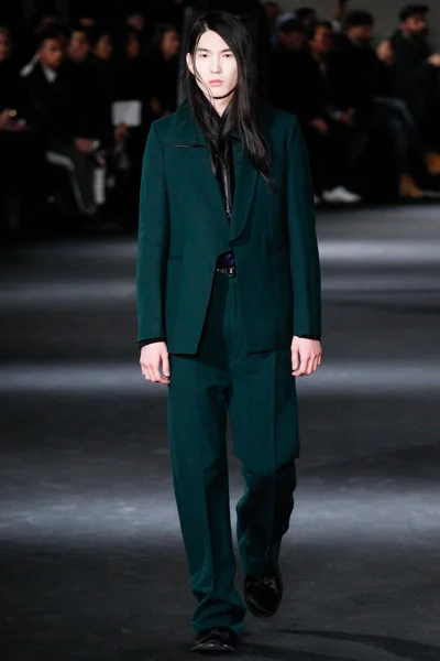 Look 8